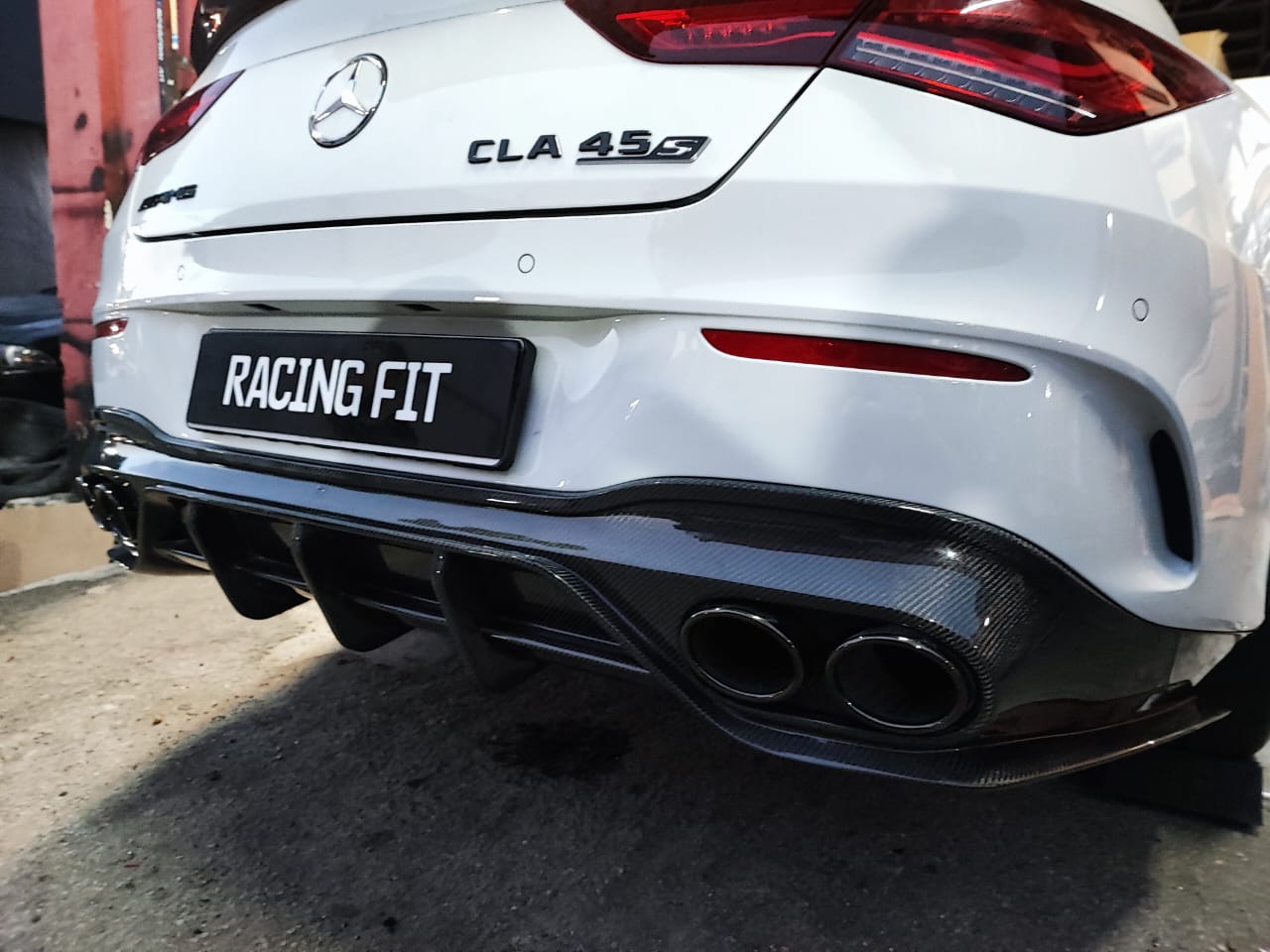 W118 CLA W118 CLA45S CARBON FIBER SKIRTING BODYKIT